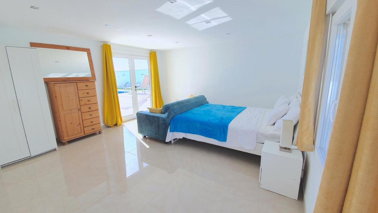 Stunning Sea View Villa With 6 Bedrooms & Heated Pool - Villa Renaissance Playa Blanca  Extérieur photo