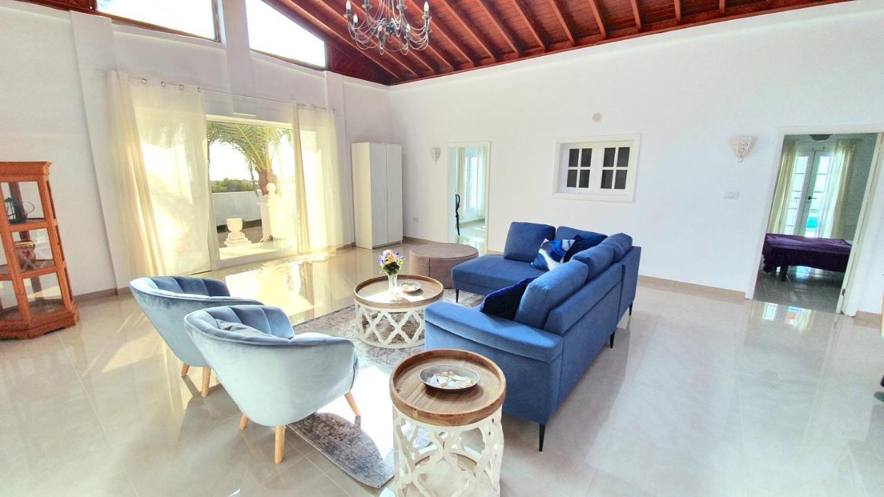 Stunning Sea View Villa With 6 Bedrooms & Heated Pool - Villa Renaissance Playa Blanca  Extérieur photo