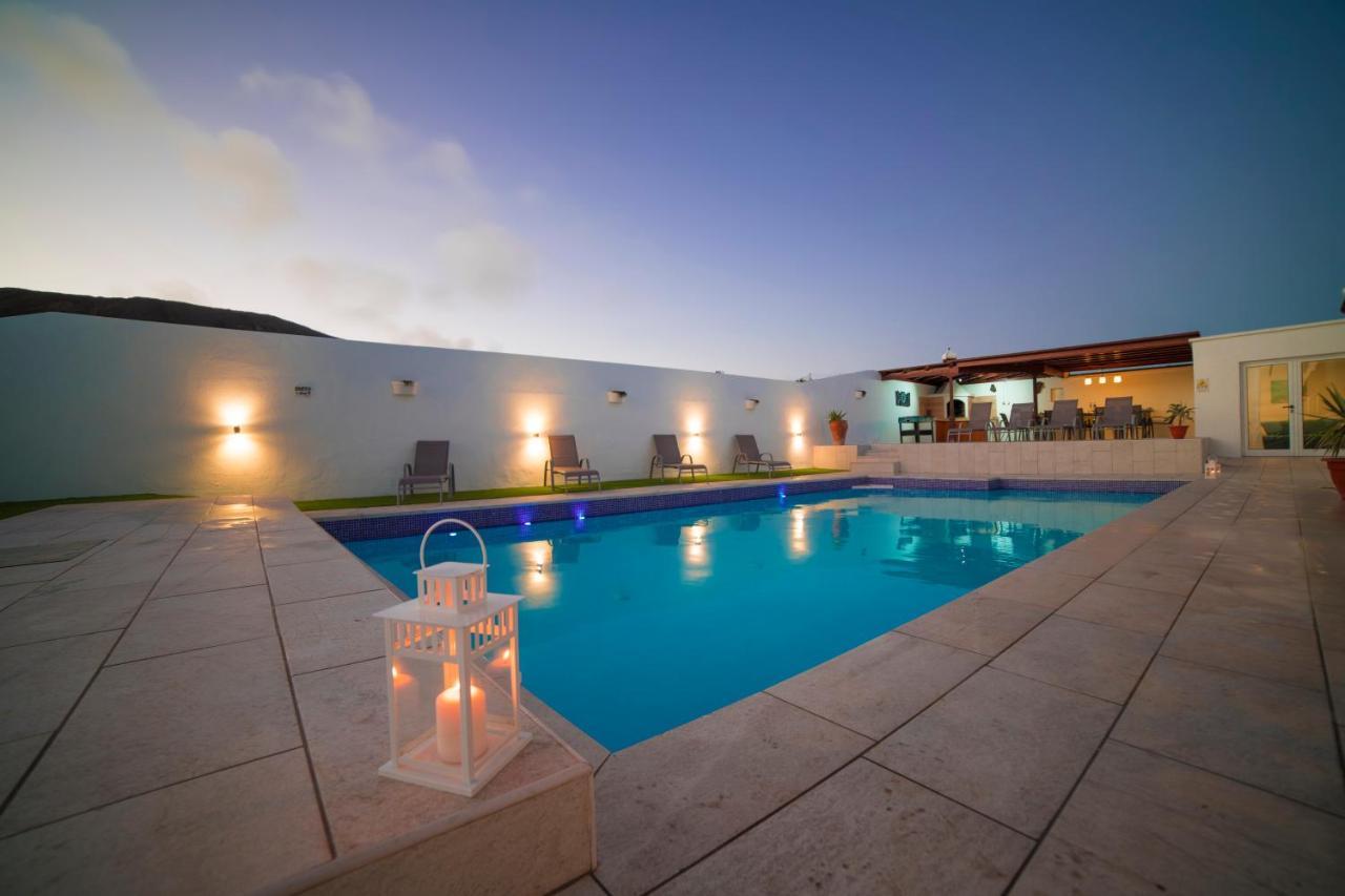 Stunning Sea View Villa With 6 Bedrooms & Heated Pool - Villa Renaissance Playa Blanca  Extérieur photo