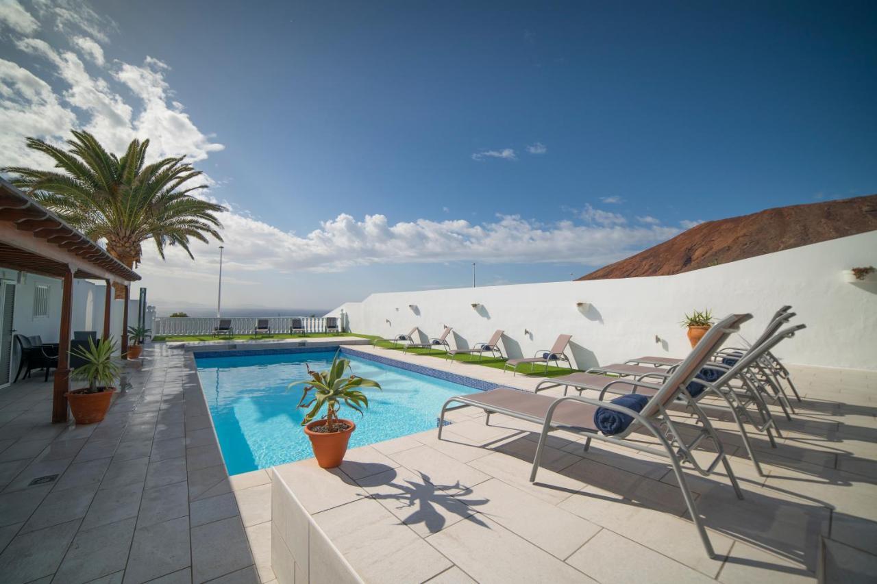 Stunning Sea View Villa With 6 Bedrooms & Heated Pool - Villa Renaissance Playa Blanca  Extérieur photo