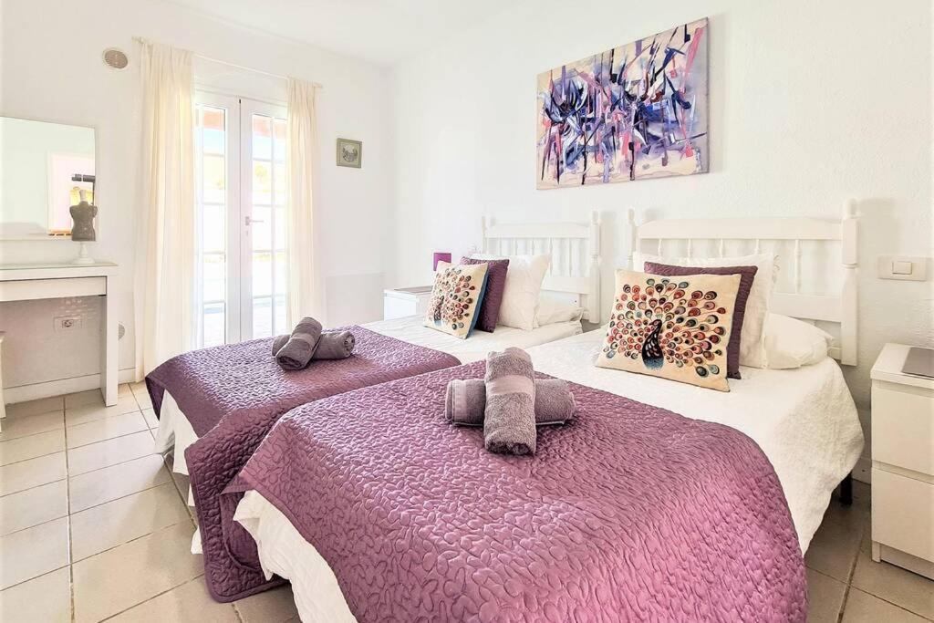 Stunning Sea View Villa With 6 Bedrooms & Heated Pool - Villa Renaissance Playa Blanca  Chambre photo