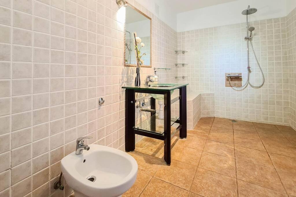 Stunning Sea View Villa With 6 Bedrooms & Heated Pool - Villa Renaissance Playa Blanca  Chambre photo